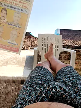 desii_rockstarr (M young) - Risky dick oil massage on terrace 😱