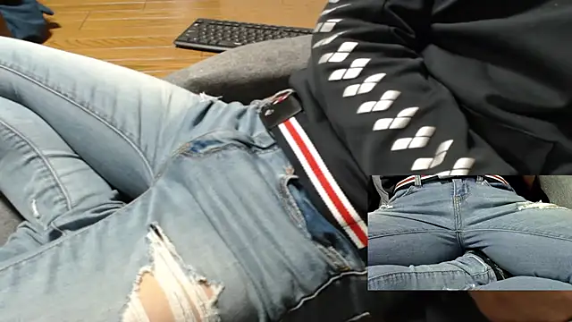 yasu2000 - Yasu2000's free webcam - UK Sex Cams