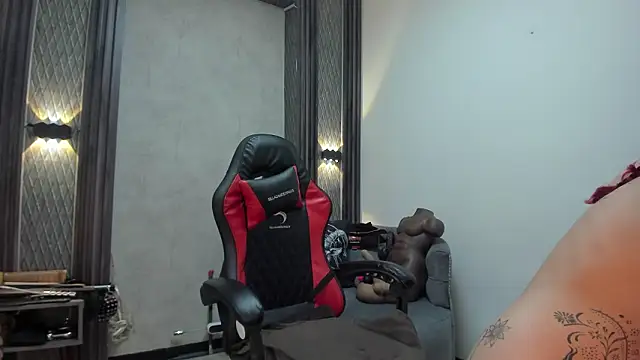 Selene Red (Selene_red_)