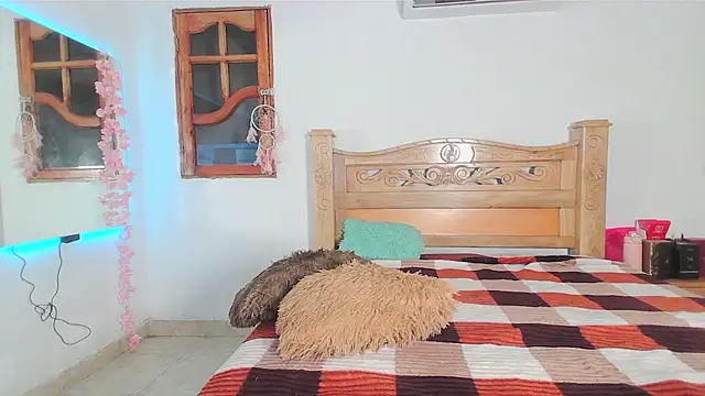 bratz_glloe - Bratz_glloe's free webcam - UK Sex Cams