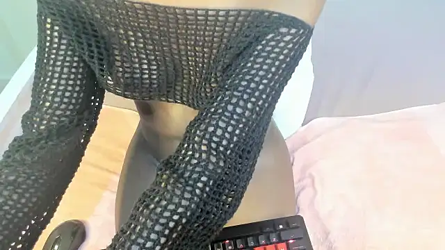 mapeees - Mapeees's free webcam - UK Sex Cams