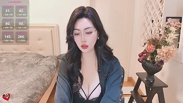 micromicro-- - Micromicro--'s free webcam - UK Sex Cams