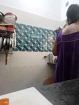 hot-tinaa (F young) - Boobs Show