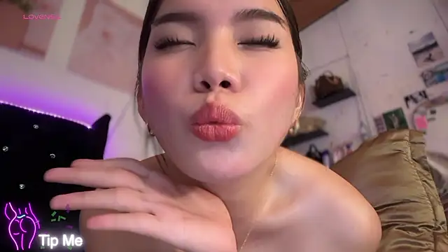 NaughtyJedGirl live sex cam