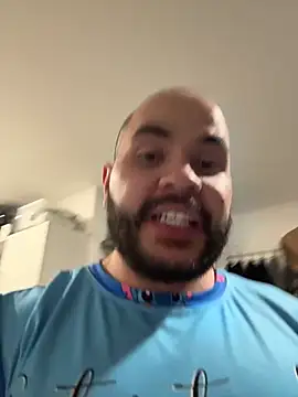 axel_dominus (M young) - remove the entire garment