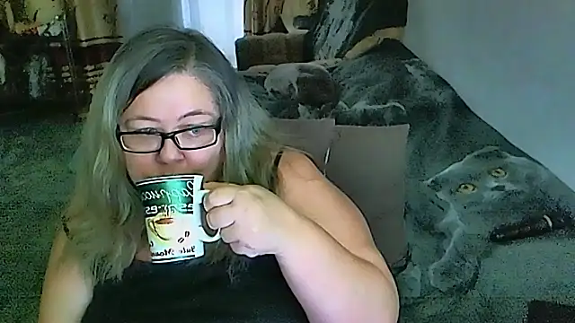 sex2 (F mature) - naked, squirt