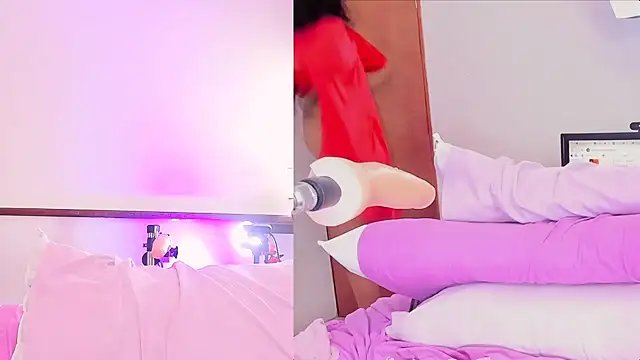 zinamarlowe (F teen) - Is getting hot in here🍑