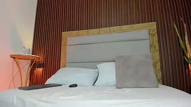 mia_watsonn_ (F teen) - fuck me with your fingers