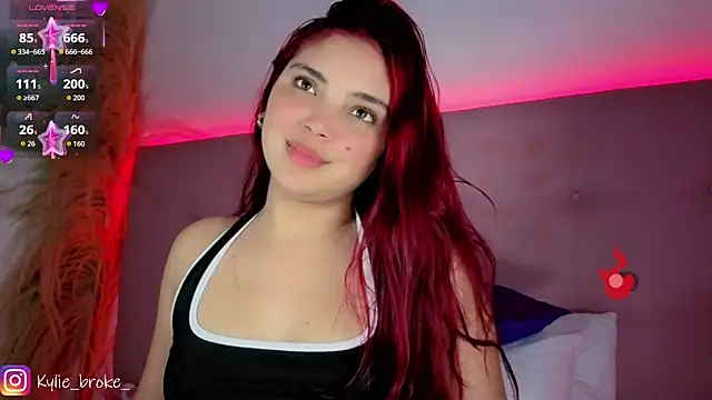 kylie_brokee - Kylie_brokee's free webcam - UK Sex Cams