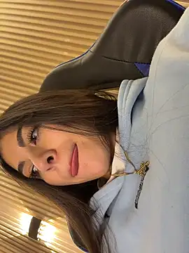 Sarasanders_4's live cam