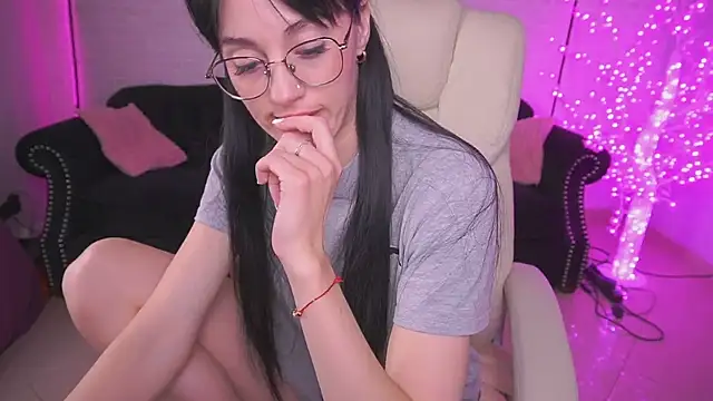 evilune - EviLune's free webcam - UK Sex Cams