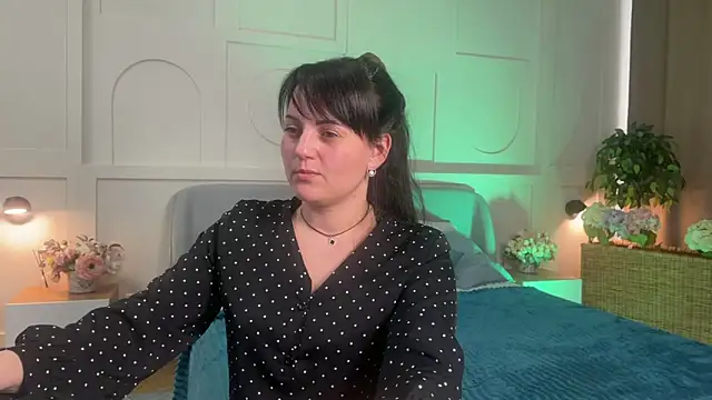 _silkyshadow_ - _SilkyShadow_'s free webcam - UK Sex Cams