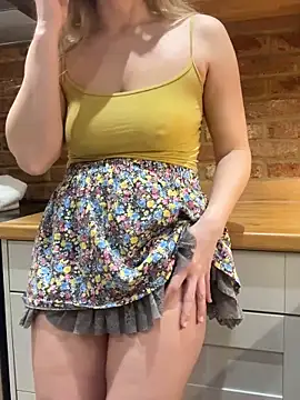 Webcam Model (SiennaV)  is live.Free join now!