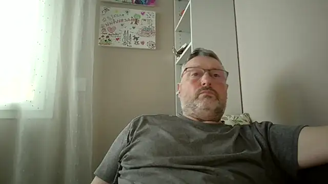 doudou310 (Ask my age) - show my dick