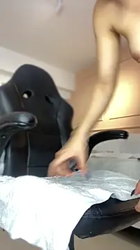 Webcam Model (SHARONN____) is live