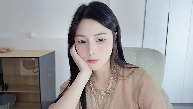 美女HaagenDazs_在线直播