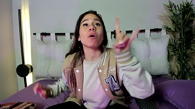 rachell_criss - Rachell_criss's free webcam - UK Sex Cams