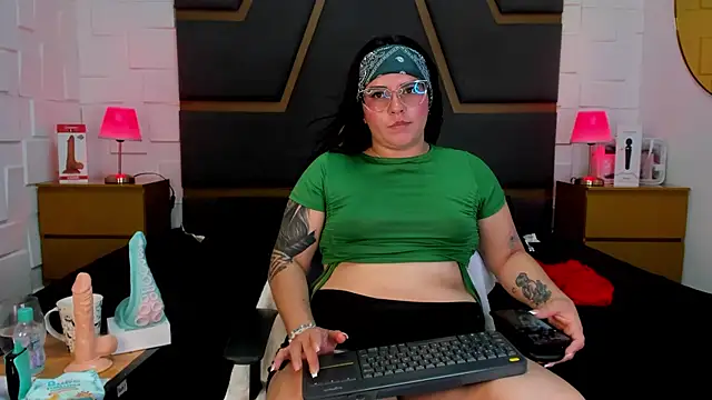 juana_valkiria - Juana_valkiria's free webcam - UK Sex Cams