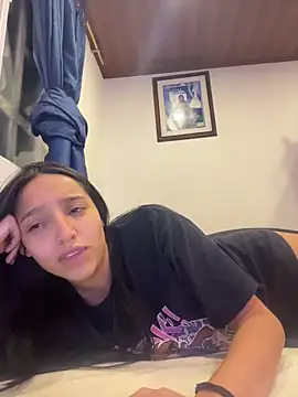 Webcam Model (Eve_Ritz) is live