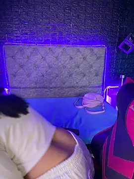 isabella-teen - Isabella-Teen's free webcam - UK Sex Cams