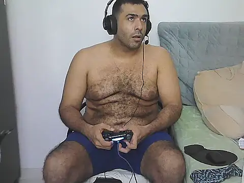 AlphaLatinoBear live sex cam