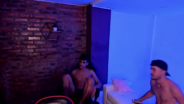 spaceboys18 - Spaceboys18's free webcam - UK Sex Cams