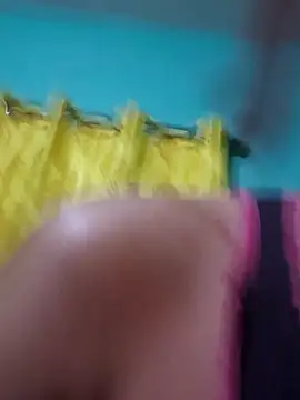 Webcam Model (HONEYSWEETS_LIVE)  is live.Free join now!