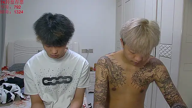 icecream-002 - Icecream-002's free webcam