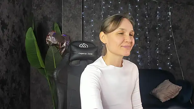 Lillian_White live cam profile