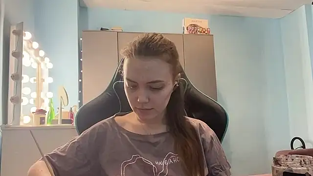 andreemerryman (F teen) - massage boobs