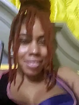 Webcam Model (HONEYSWEETS_LIVE)  is live.Free join now!