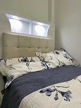 Webcam Model (Catalina16_)  is live.Free join now!