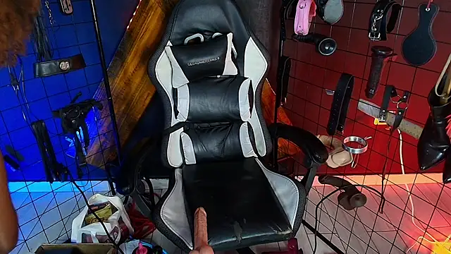 MrEbonybdsm webcam