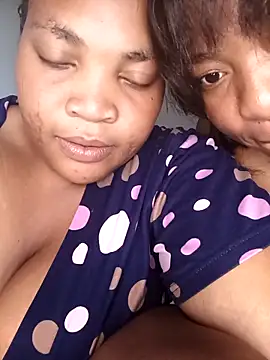 BeverlyQueen15 webcam