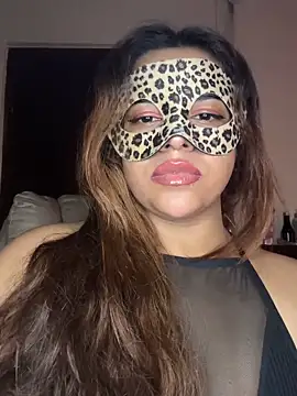 Webcam Model (SLNatasha) is live