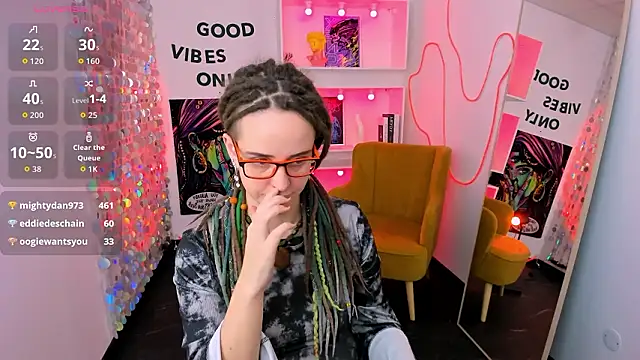 lisafoxy_y - LisaFoxy_y's free webcam - UK Sex Cams