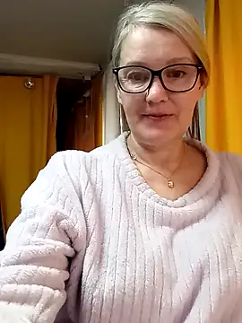 irinamaux - Irinamaux's free webcam - UK Sex Cams