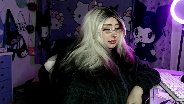 lussyevans24 - Lussyevans24's free webcam - UK Sex Cams