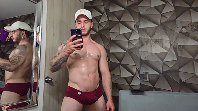 Latino_stud4u live sex cam