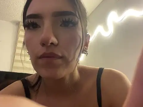 DesireLuxe live sex cam