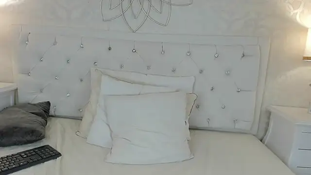 scarlett_d_ville - Scarlett_d_ville's free webcam - UK Sex Cams