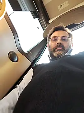 necroforo (M mature) - Senza masturbarmi e venire fino al goal