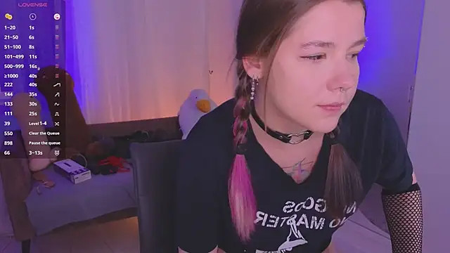 mira_falls - Mira_Falls's free webcam