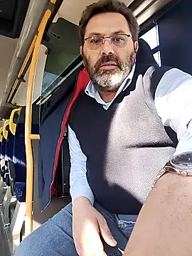 necroforo (M mature) - Senza masturbarmi e venire fino al goal