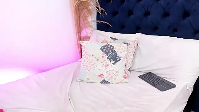 dulce_andrea__ - Dulce_andrea__'s free webcam - UK Sex Cams