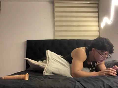 DesireLuxe live sex cam