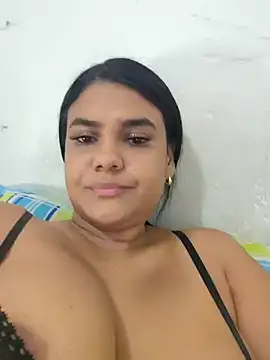 Webcam Model (AntonellaShot)  is live.Free join now!