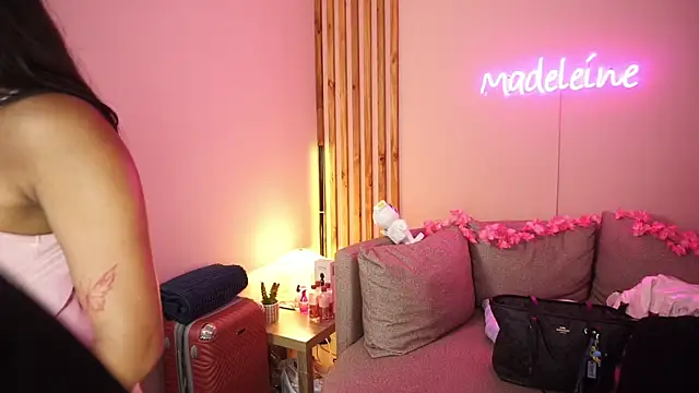 MadeleineSanez webcam
