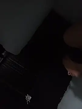 karamelovzla - KarameloVzla's free webcam