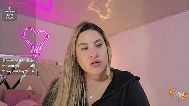 saaya_tay - Saaya_tay's free webcam - UK Sex Cams